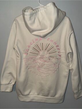 NWOT Women's Pullover Hoodie with Kangaroo Pocket “Chasing Sunsets”